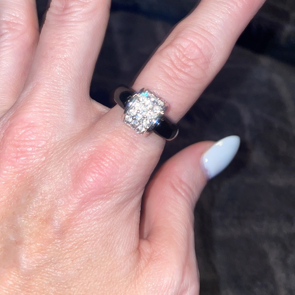 Lia Sophia pave size 8 ring